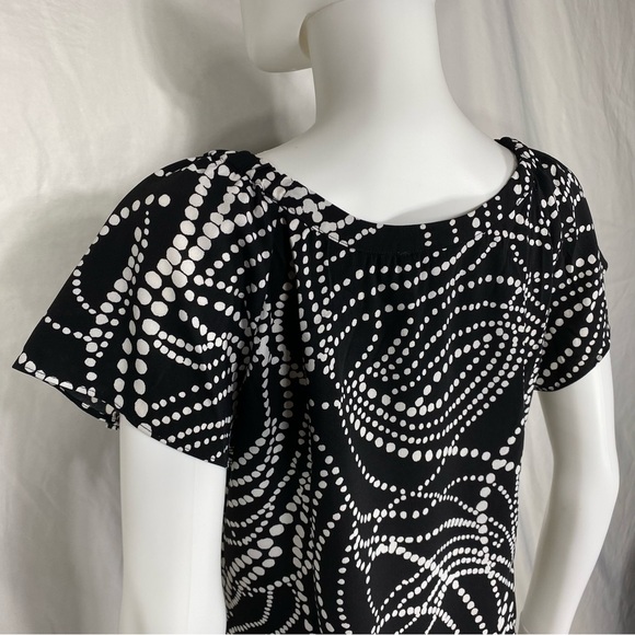 Fred David Stretch Black White Swirled Dot Print Flutter Sleeve Blouse - Picture 3 of 6